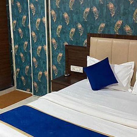 فندق مومبايفي  Fabexpress Ashirwad Residency المظهر الخارجي الصورة