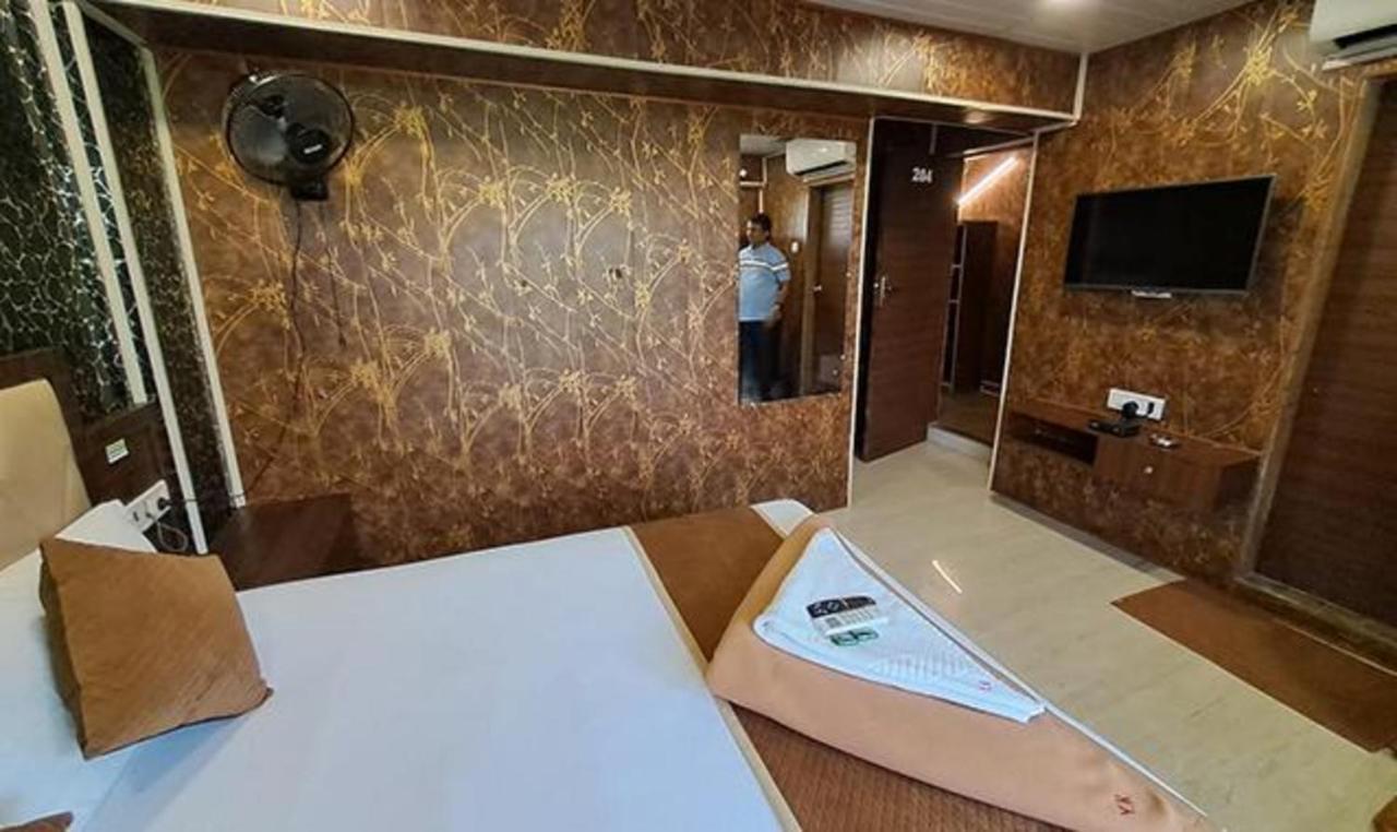 فندق مومبايفي  Fabexpress Ashirwad Residency المظهر الخارجي الصورة